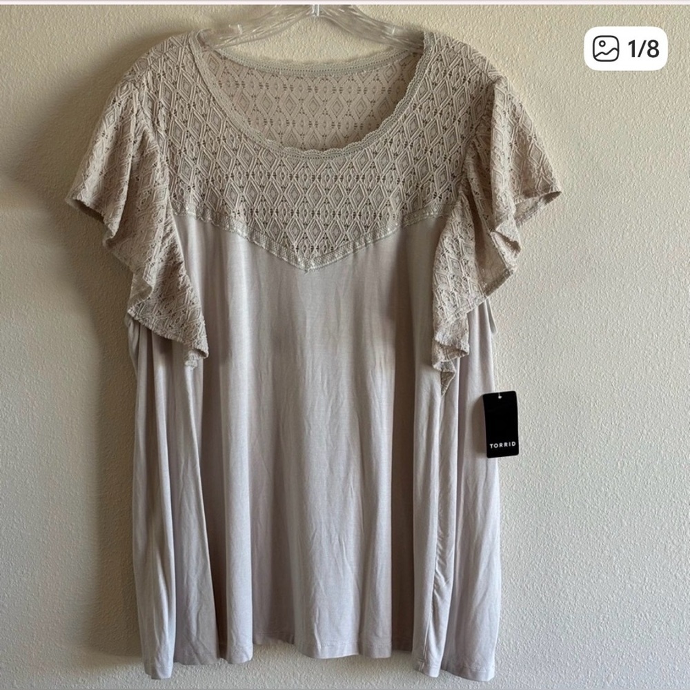 Torrid Super Soft Women's Beige Lace Short Sleeve top (size 2)